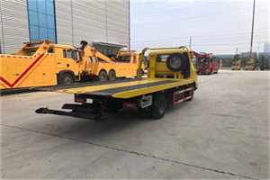 德庆非事故拖车