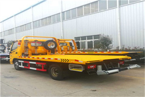 德庆附近拖车救援搭电